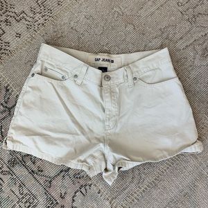 gap white shorts!!
